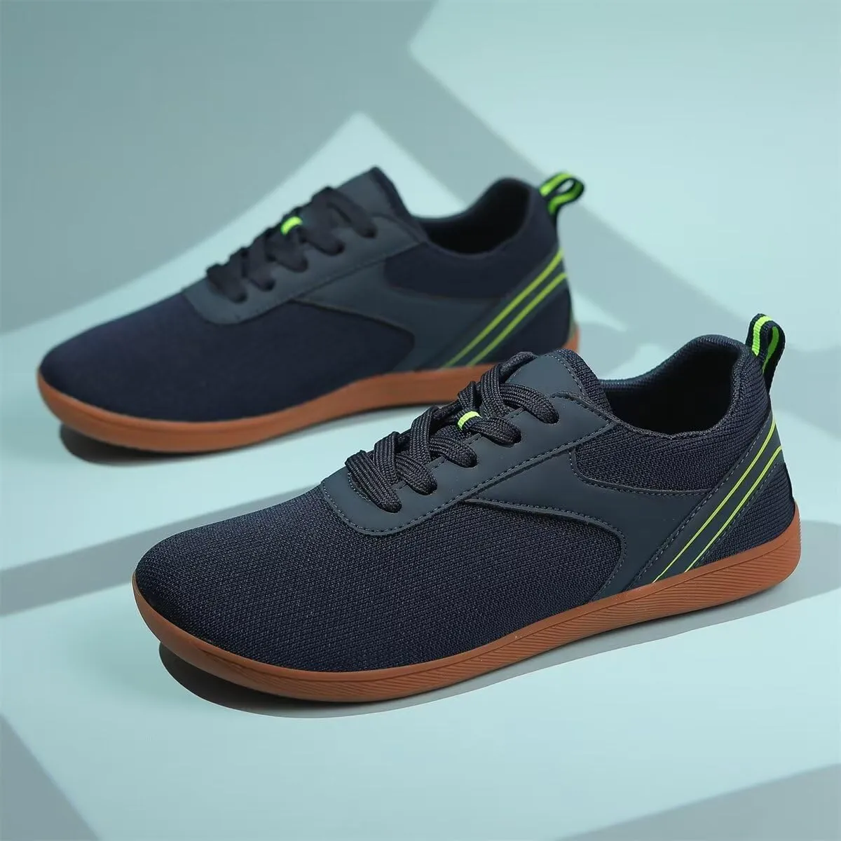 Men's Women's Concise Breathable Fabric Walking Shoes