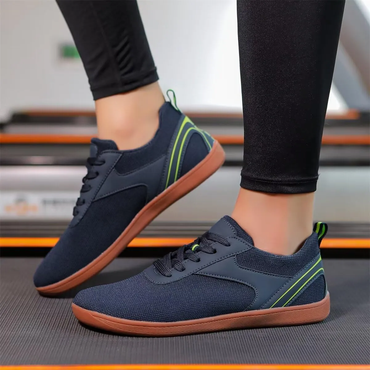 Men's Women's Concise Breathable Fabric Walking Shoes